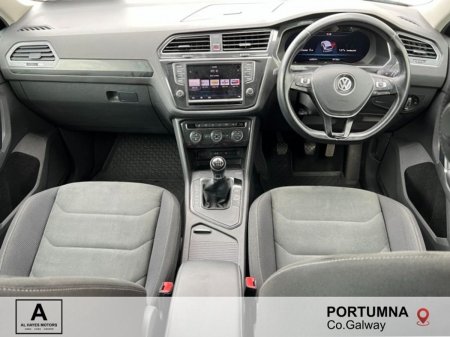 2016 Volkswagen Tiguan - photo 2