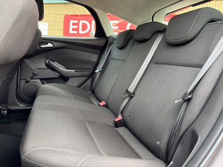 2015 Ford Focus - photo 16
