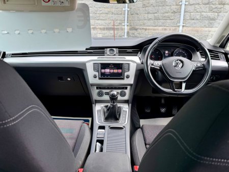 2017 Volkswagen Passat - photo 11