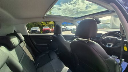 2013 Peugeot 208 - photo 16