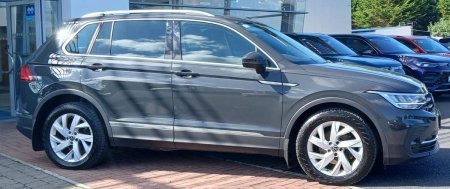2023 Volkswagen Tiguan - photo 2
