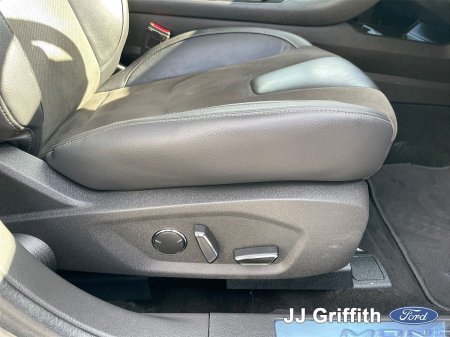 2020 Ford Mondeo - photo 18