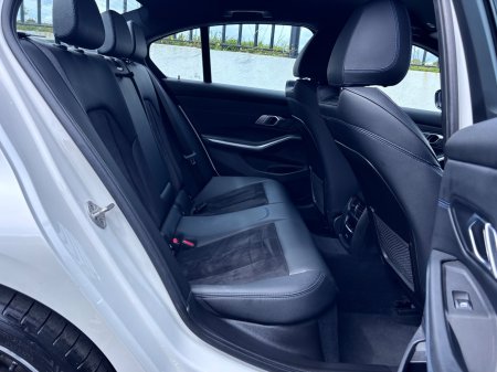 2023 BMW 3-Series - photo 5