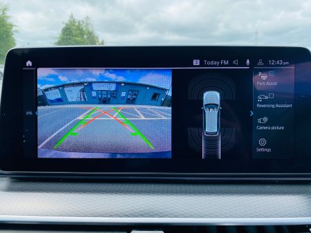 2023 BMW 5-Series - photo 17