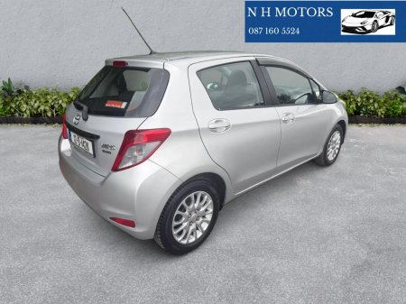 2012 Toyota Yaris - photo 5