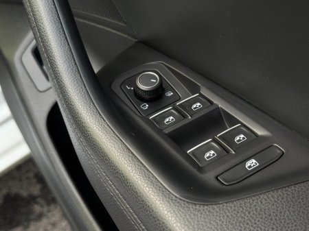 2018 Volkswagen Passat - photo 14