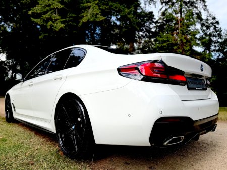 2022 BMW 5-Series - photo 28
