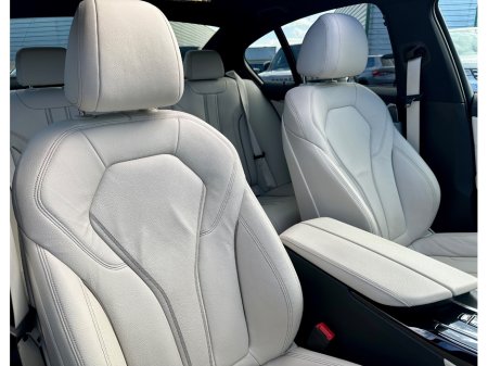 2022 BMW 5-Series - photo 12