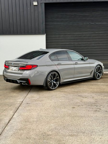 2021 BMW 5-Series - photo 8