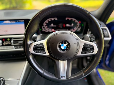 2022 BMW 3-Series - photo 25