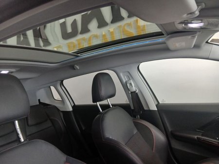 2017 Peugeot 2008 - photo 12