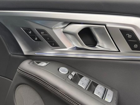 2026 BMW XM - photo 23