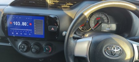 2014 Toyota Vitz - photo 36