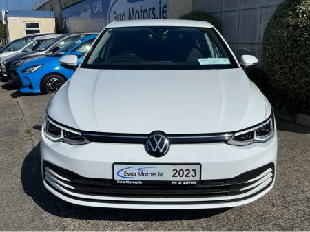 2023 Volkswagen Golf - photo 2
