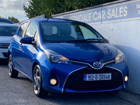2015 Toyota Yaris Hybrid Luxury