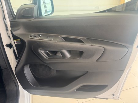 2025 Peugeot Partner - photo 12