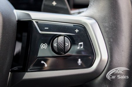2025 BMW 5-Series - photo 27