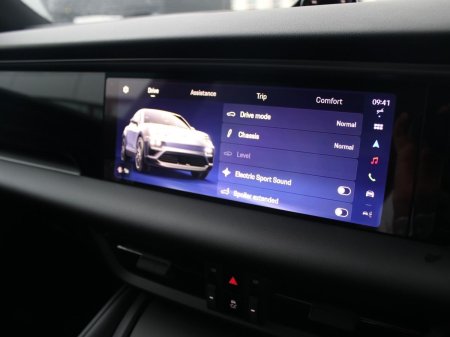 2026 Porsche Macan - photo 16