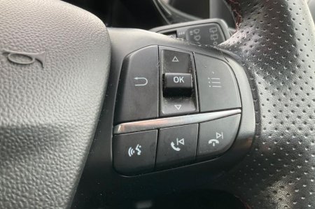 2020 Ford Fiesta - photo 32