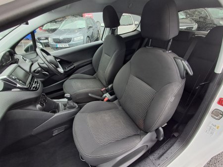 2017 Peugeot 208 - photo 11