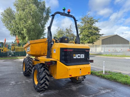 0 JCB  - photo 4