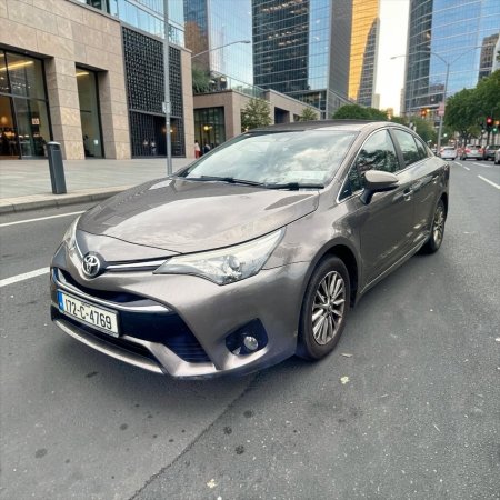 2017 Toyota Avensis - photo 2