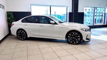 2025 BMW 3-Series - photo 17