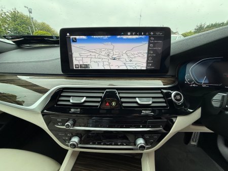 2022 BMW 5-Series - photo 24