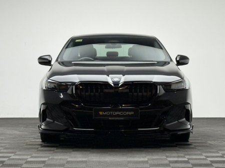 2024 BMW 5-Series - photo 2