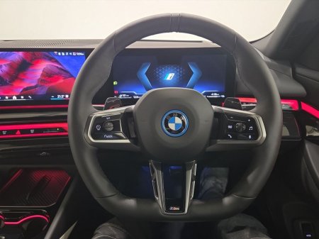 2026 BMW 5-Series - photo 17