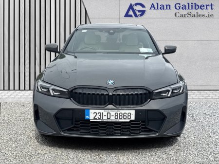 2023 BMW 3-Series - photo 4