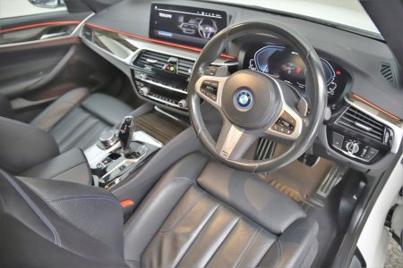 2023 BMW 5-Series - photo 18