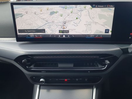 2025 BMW 3-Series - photo 8