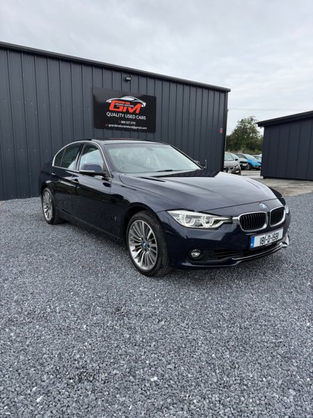 2018 BMW 3-Series 330e Luxury