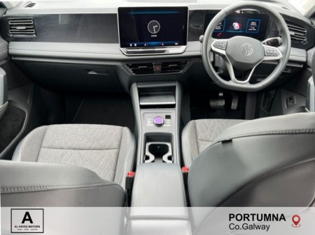 2025 Volkswagen Tiguan - photo 2