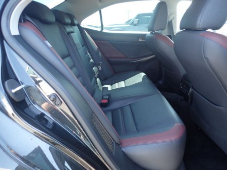 2019 Lexus IS - photo 7