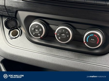 2026 Renault Trafic - photo 25