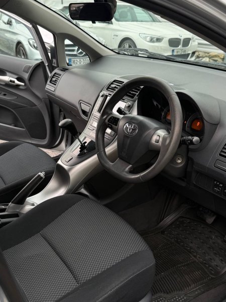 2011 Toyota Auris - photo 25