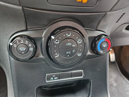 2017 Ford Fiesta - photo 16
