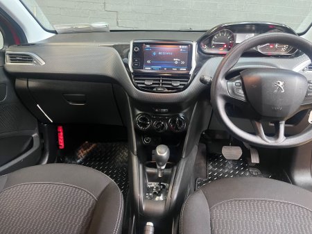 2017 Peugeot 208 - photo 18