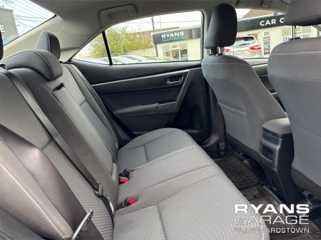 2017 Toyota Corolla - photo 15