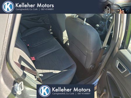 2016 Ford Fiesta - photo 2