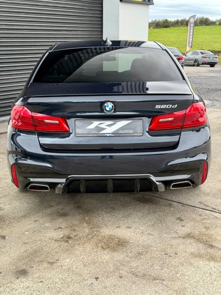 2020 BMW 5-Series - photo 14