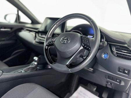 2019 Toyota C-HR - photo 2