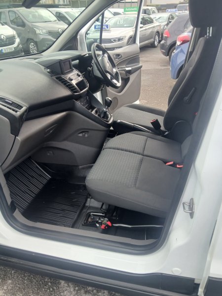 2021 Ford Transit Connect - photo 14