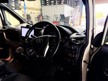 2019 Toyota Noah - photo 9