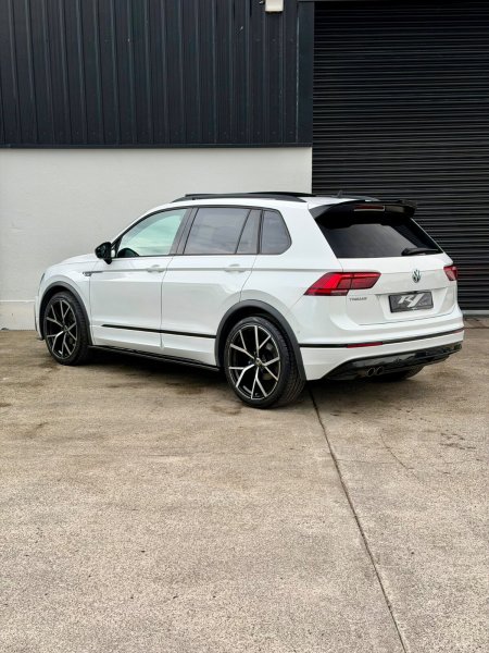 2020 Volkswagen Tiguan - photo 11