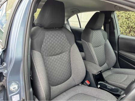 2025 Toyota Corolla - photo 11