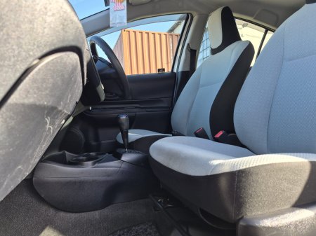 2017 Toyota Aqua - photo 21