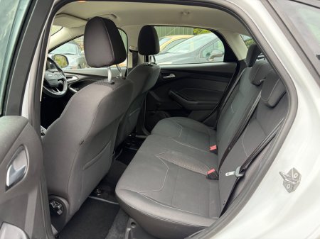 2017 Ford Focus - photo 16